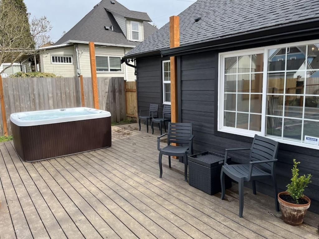 Modern 2 Bedroom Farmhouse Cottage With Hot Tub In Snohomish Zewnętrze zdjęcie